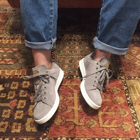 Stan Smith Grey Suede Adidas shoes - Picture 2 of 4